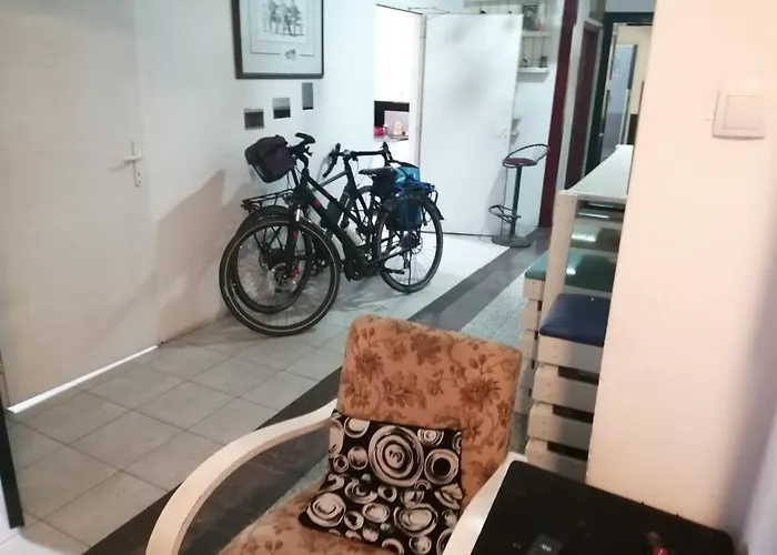 Hostel Yolo