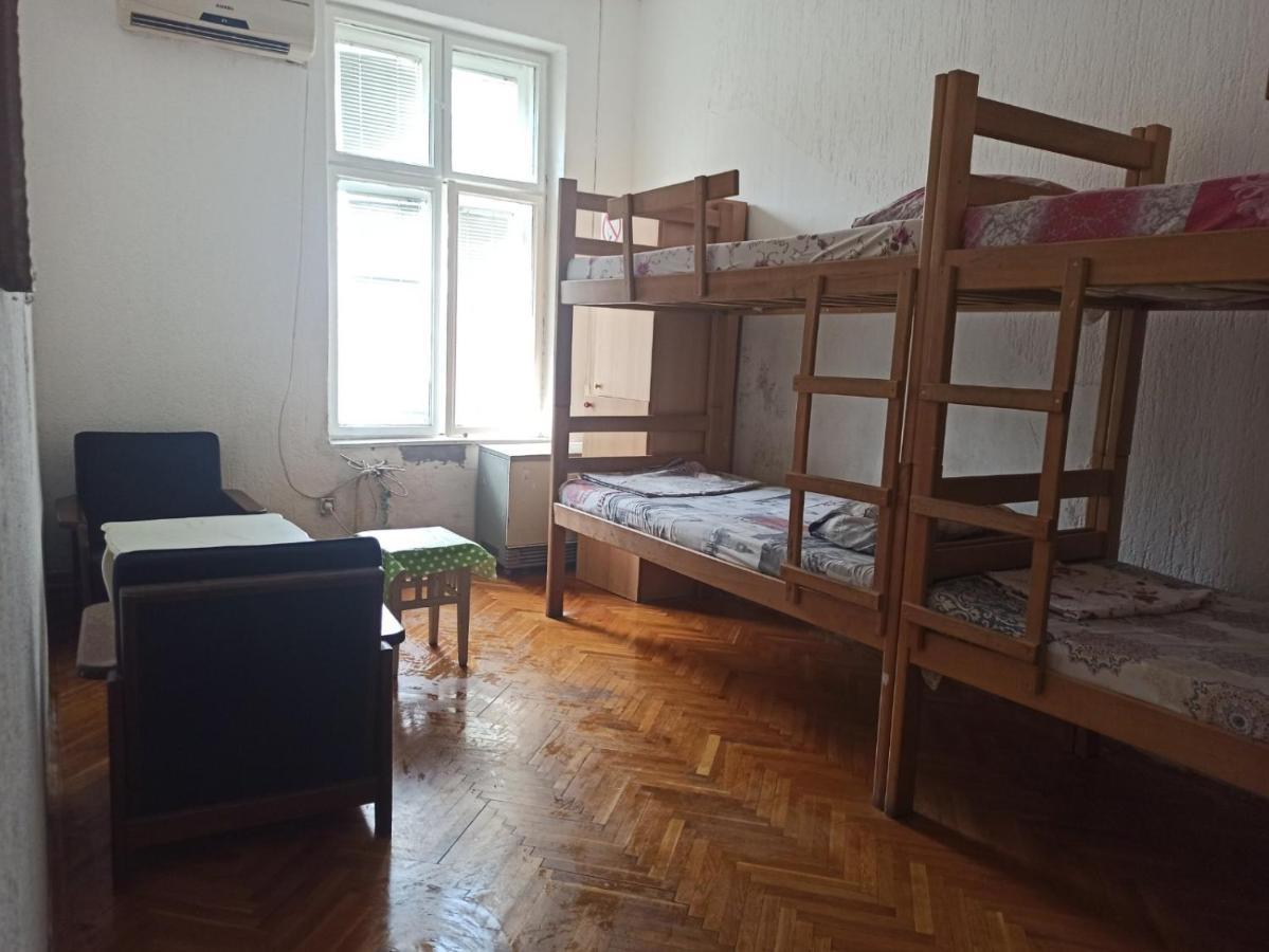 Yolo Hostel